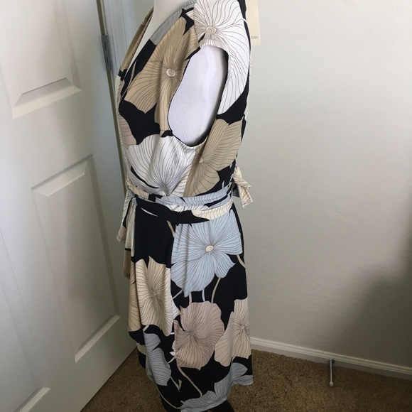 NWT Max and Cleo Knit and Champagne Dress - Picture 3 of 6